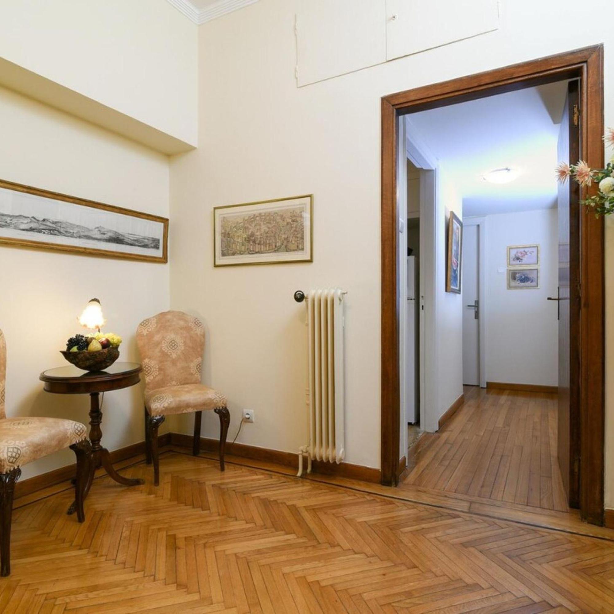 Classy Apartment In The Heart Of เอเธนส์ ภายนอก รูปภาพ