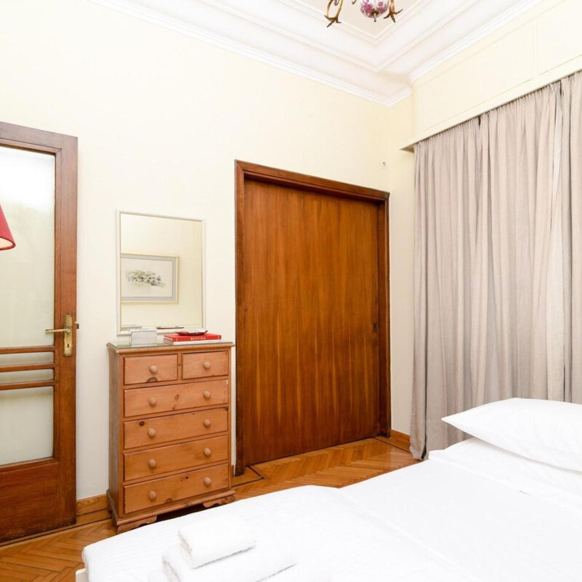 Classy Apartment In The Heart Of เอเธนส์ ภายนอก รูปภาพ